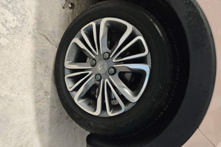 Used Leapmotor T03 2021 400 Lite Edition Lithium Iron Phosphate Right Front Wheel Hub