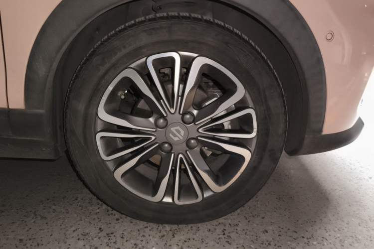 Used Leapmotor T03 2021 400 Luxury Edition Right Front Wheel Hub