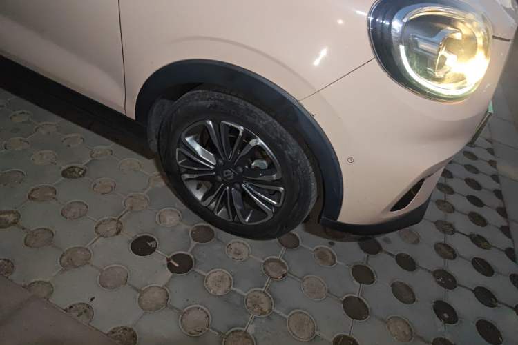 Used Leapmotor T03 2021 400 Luxury Edition Right Front Wheel Hub