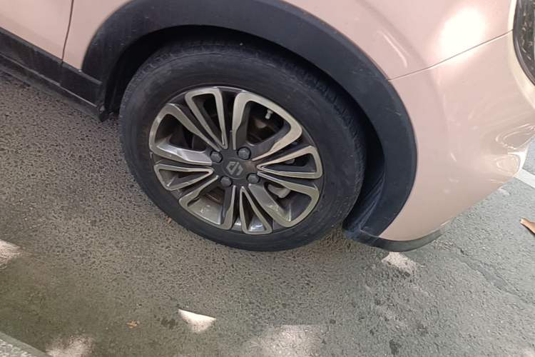 Used Leapmotor T03 2021 400 Comfort Edition Right Front Wheel Hub