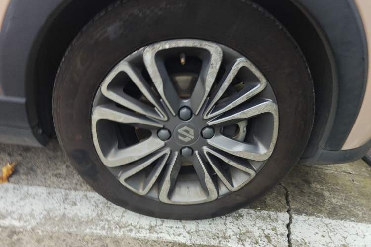 Used Leapmotor T03 2021 400 Luxury Edition Right Front Wheel Hub