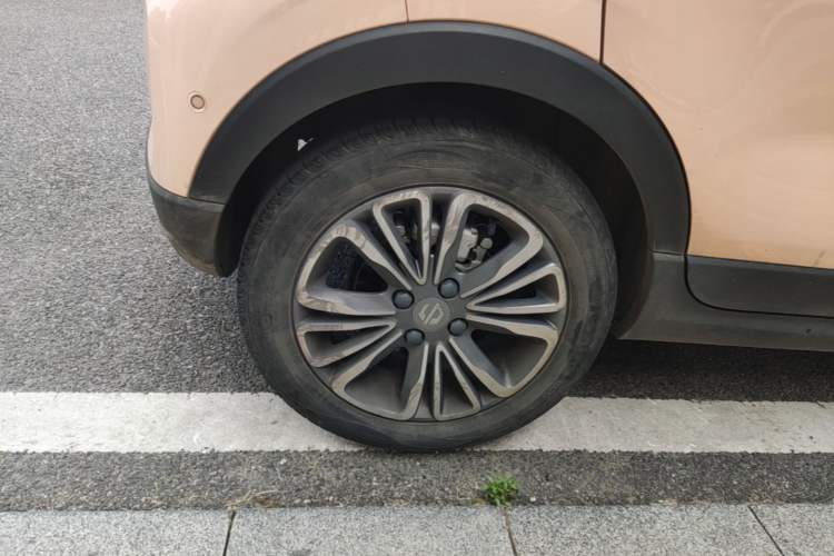 Used Leapmotor T03 2021 400 Luxury Edition Right Rear Wheel Hub