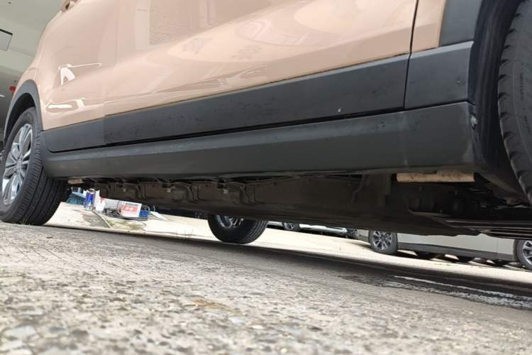 Used Leapmotor T03 2021 400 Lite Edition Lithium Iron Phosphate Right Side Sill