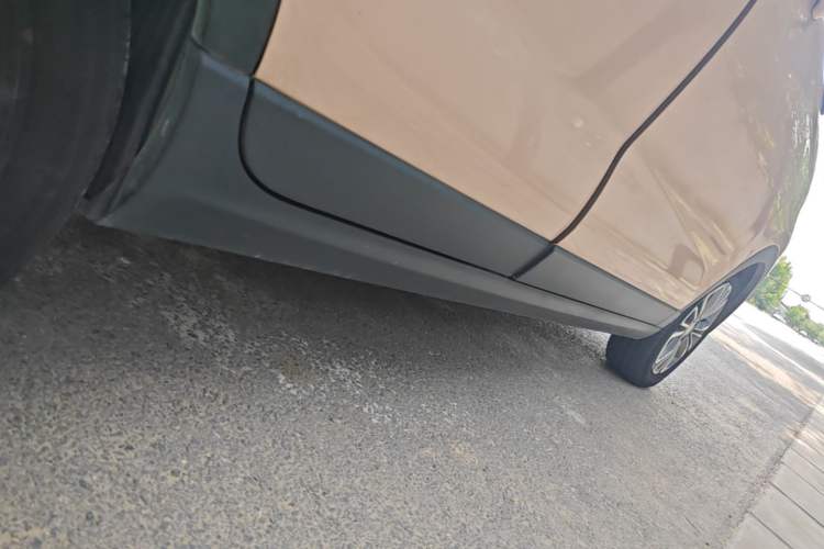 Used Leapmotor T03 2021 400 Comfort Edition Right Side Sill