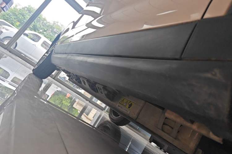 Used Leapmotor T03 2021 400 Luxury Edition Right Side Sill