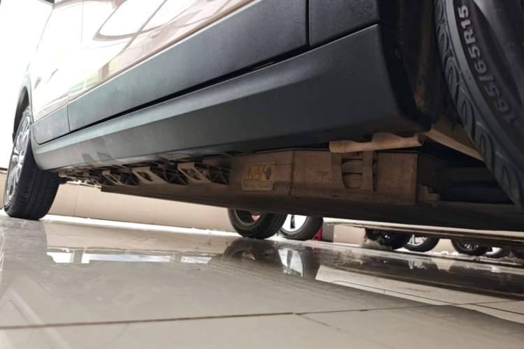 Used Leapmotor T03 2021 400 Luxury Edition Right Side Sill
