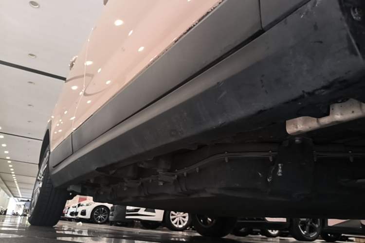 Used Leapmotor T03 2021 400 Luxury Pro Edition Right Side Sill