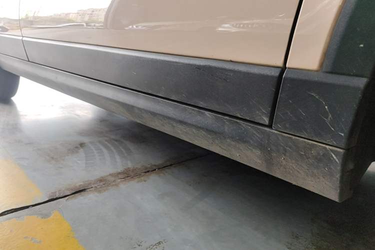 Used Leapmotor T03 2021 400 Comfort Edition Right Side Sill