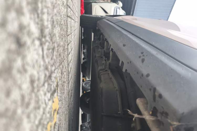 Used Leapmotor T03 2021 400 Luxury Pro Edition Right Side Sill