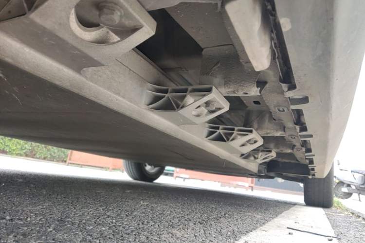 Used Leapmotor T03 2021 400 Luxury Edition Right Side Sill