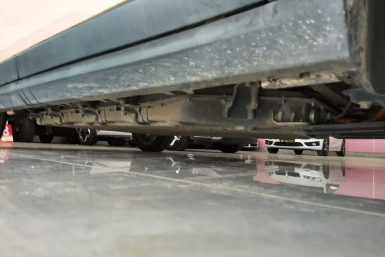 Used Leapmotor T03 2021 400 Lite Edition Lithium Iron Phosphate Right Side Sill