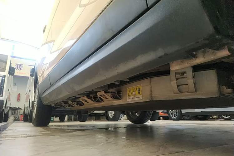 Used Leapmotor T03 2021 400 Lite Edition - Lithium-Ion Battery Right Side Sill
