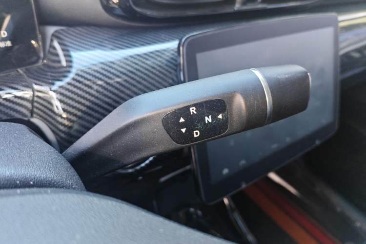 Used Leapmotor T03 2021 400 Luxury Pro Edition Gear Lever