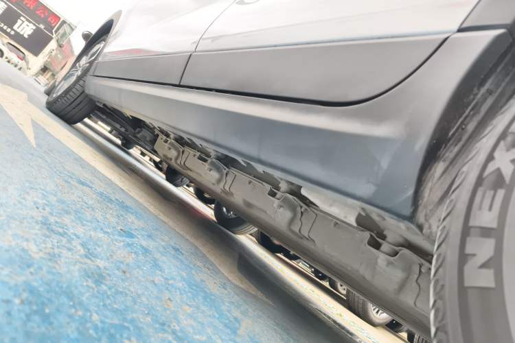 Used Leapmotor T03 2021 400 Luxury Pro Edition Left Side Sill