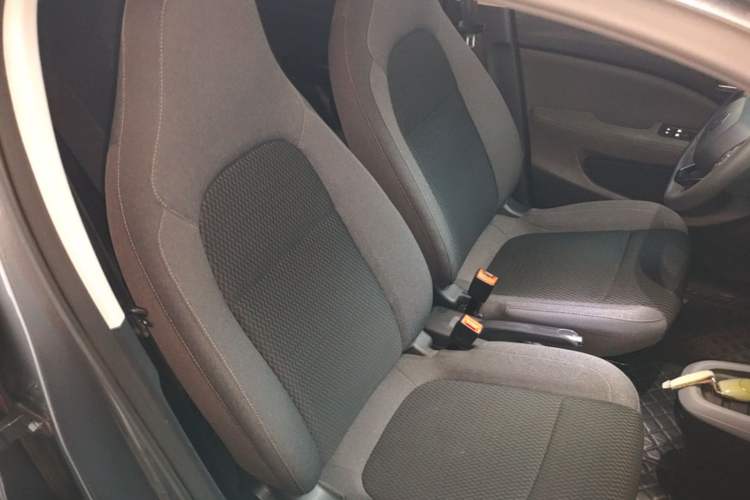 Used Leapmotor T03 2021 400 Lite Edition - Lithium-Ion Battery Right Front Seat