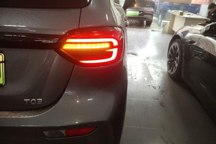 Used Leapmotor T03 2021 400 Lite Edition - Lithium-Ion Battery Right Rear Taillight