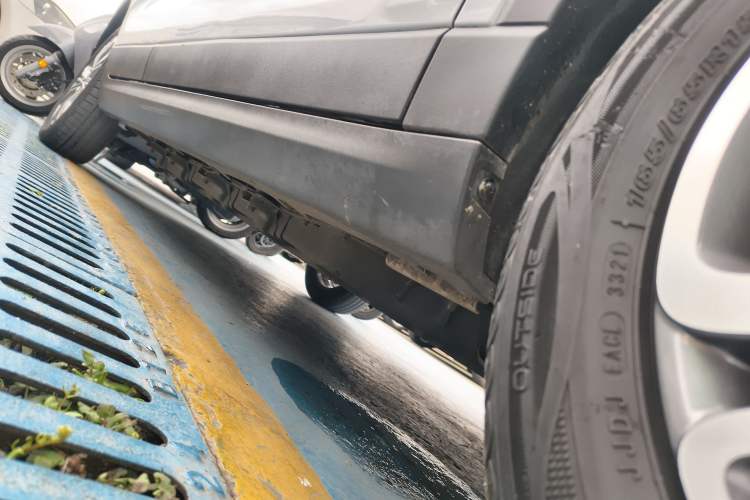 Used Leapmotor T03 2021 400 Luxury Pro Edition Right Side Sill
