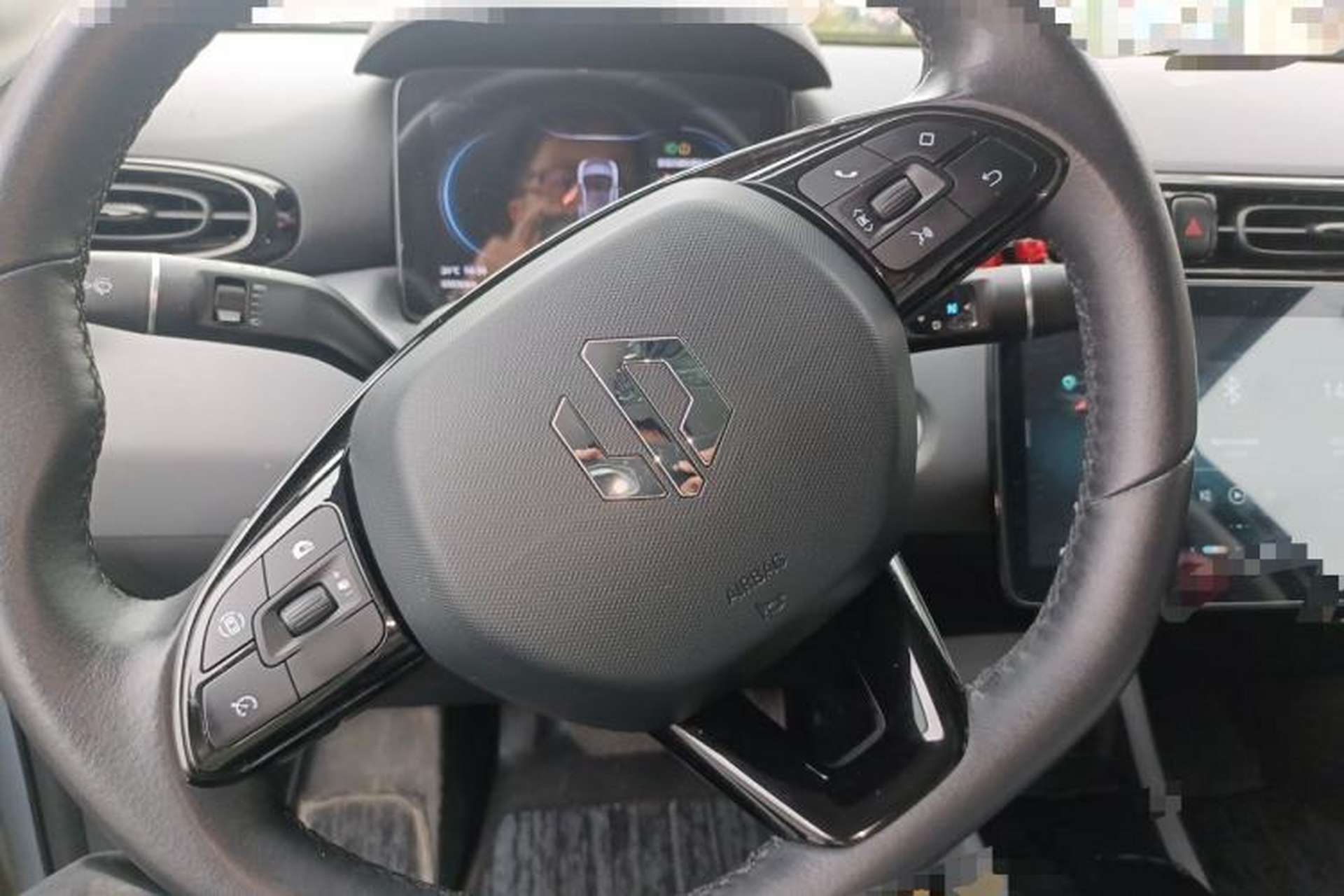 Used Leapmotor T03 2021 400 Luxury Pro Edition Steering Wheel