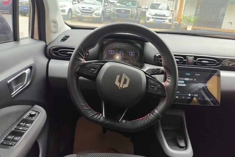 Used Leapmotor T03 2021 400 Lite Edition Lithium Iron Phosphate Steering Wheel