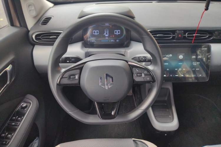 Used Leapmotor T03 2021 400 Lite Edition Lithium Iron Phosphate Steering Wheel