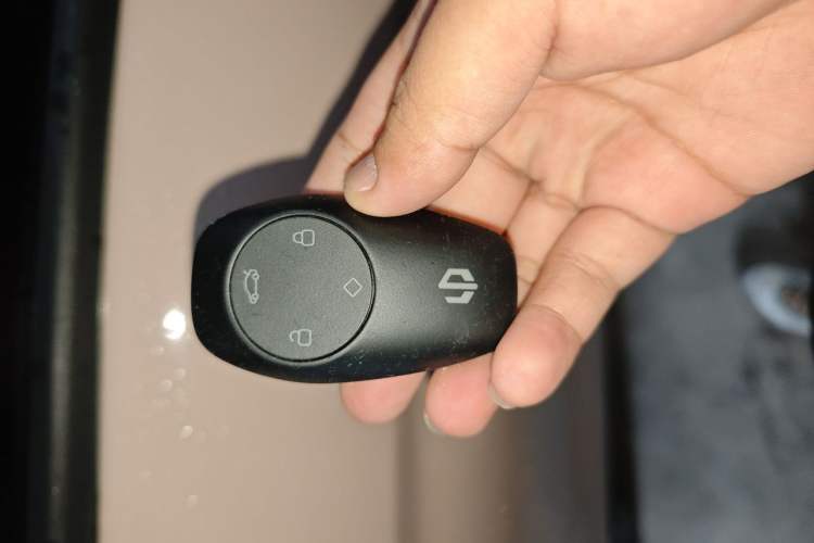 Used Leapmotor T03 2021 400 Lite Edition Lithium Iron Phosphate Vehicle Key