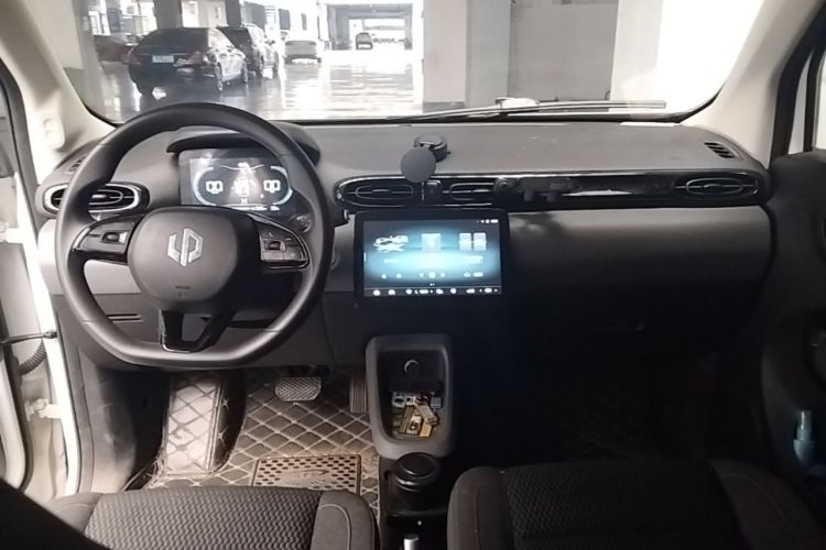 Used Leapmotor T03 2021 400 Lite Edition Lithium Iron Phosphate Center Console