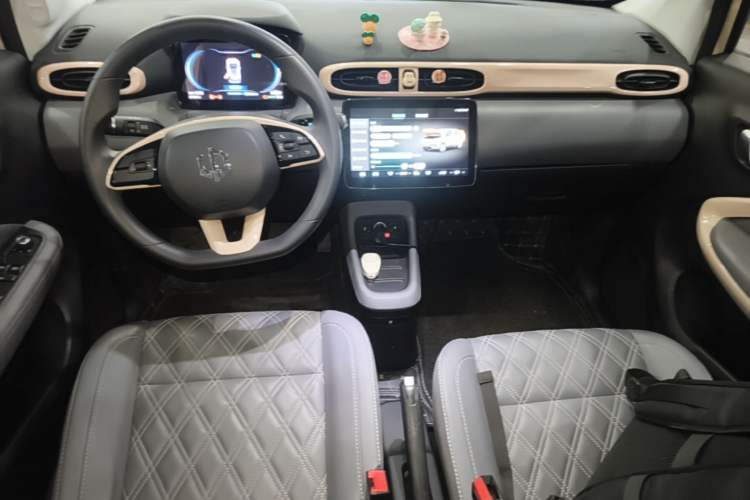 Used Leapmotor T03 2021 400 Comfort Edition Center Console