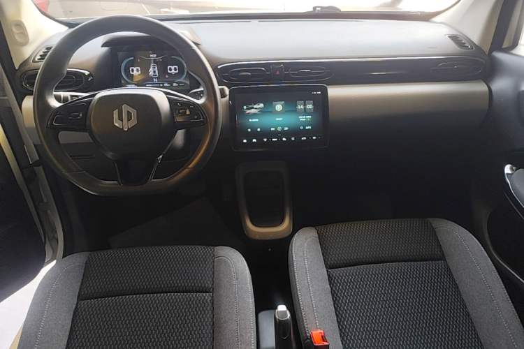 Used Leapmotor T03 2021 400 Lite Edition - Lithium-Ion Battery Center Console