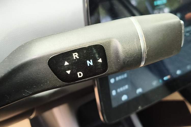 Used Leapmotor T03 2021 400 Luxury Edition Gear Lever