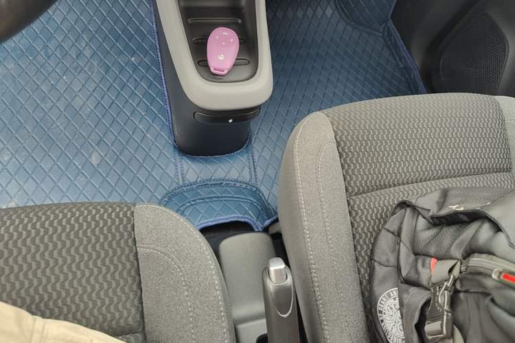 Used Leapmotor T03 2021 400 Lite Edition - Lithium-Ion Battery Gear Lever
