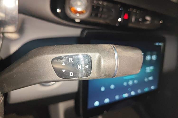 Used Leapmotor T03 2021 400 Lite Edition - Lithium-Ion Battery Gear Lever