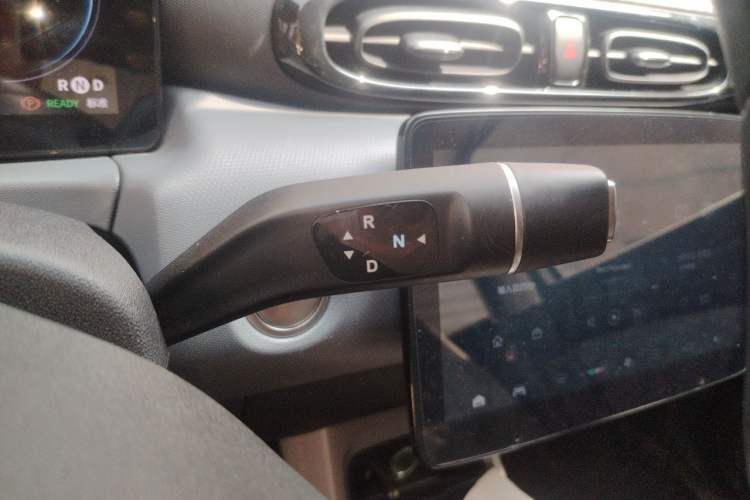 Used Leapmotor T03 2021 400 Luxury Edition Gear Lever