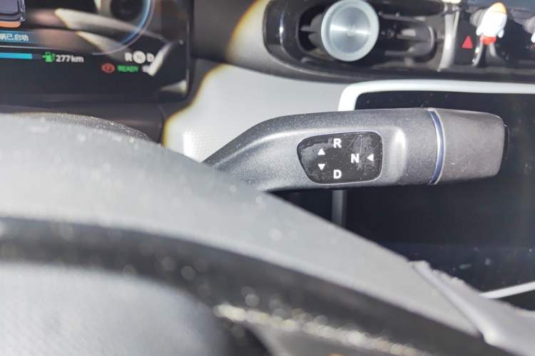 Used Leapmotor T03 2021 400 Luxury Edition Gear Lever