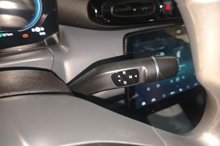 Used Leapmotor T03 2021 400 Comfort Edition Gear Lever
