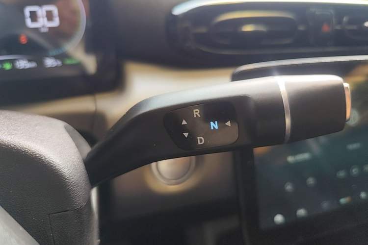 Used Leapmotor T03 2021 400 Lite Edition - Lithium-Ion Battery Gear Lever