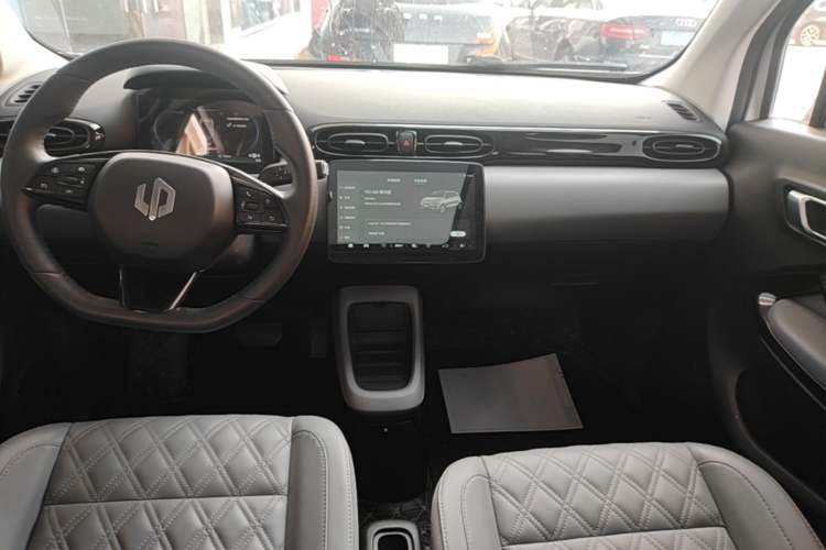 Used Leapmotor T03 2021 400 Luxury Edition Gear Lever
