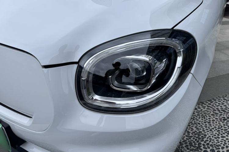 Used Leapmotor T03 2021 400 Lite Edition - Lithium-Ion Battery Left Front Headlight
