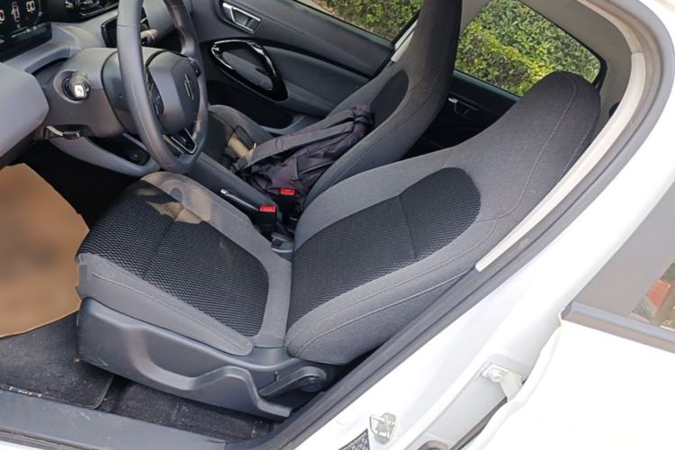 Used Leapmotor T03 2021 400 Lite Edition - Lithium-Ion Battery Left Front Seat
