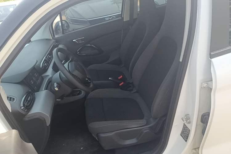 Used Leapmotor T03 2021 400 Lite Edition - Lithium-Ion Battery Left Front Seat