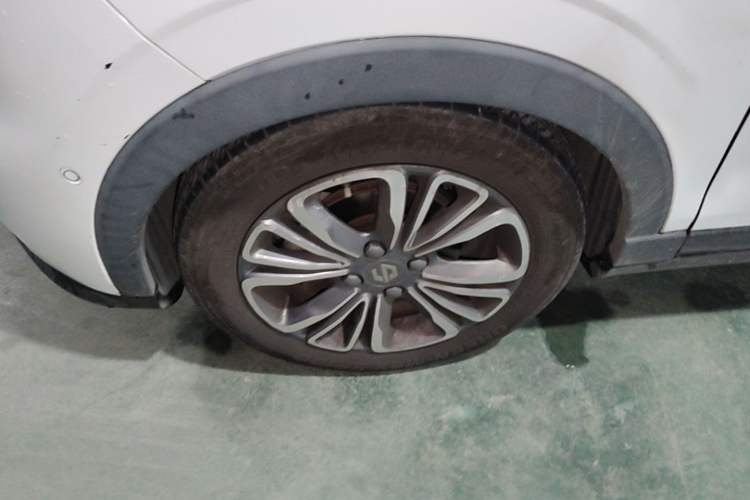 Used Leapmotor T03 2021 400 Luxury Edition Left Front Wheel Hub
