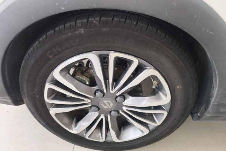Used Leapmotor T03 2021 400 Lite Edition - Lithium-Ion Battery Left Front Wheel Hub