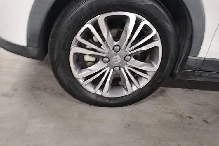 Used Leapmotor T03 2021 400 Lite Edition - Lithium-Ion Battery Left Front Wheel Hub