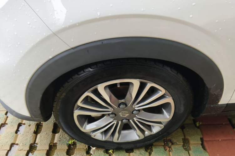Used Leapmotor T03 2021 400 Micro-Sugar Version Left Front Wheel Hub