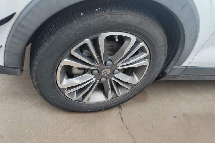 Used Leapmotor T03 2021 400 Lite Edition - Lithium-Ion Battery Left Front Wheel Hub
