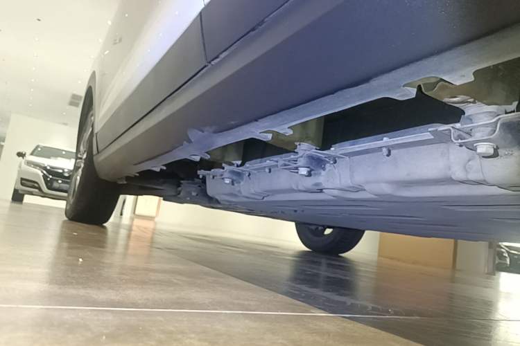 Used Leapmotor T03 2021 400 Lite Edition Lithium Iron Phosphate Left Side Sill