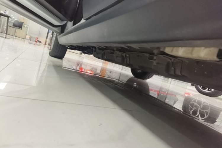 Used Leapmotor T03 2021 400 Lite Edition Lithium Iron Phosphate Left Side Sill