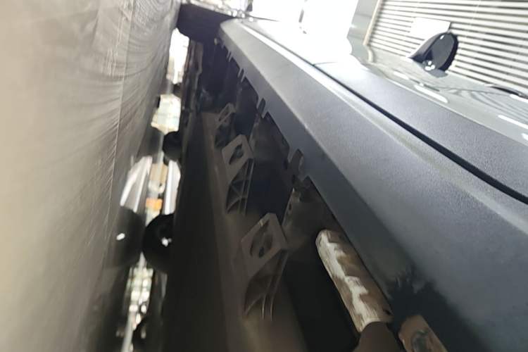 Used Leapmotor T03 2021 400 Lite Edition - Lithium-Ion Battery Left Side Sill