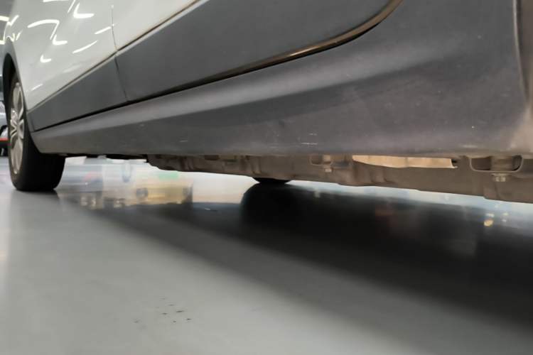 Used Leapmotor T03 2021 400 Luxury Pro Edition Left Side Sill