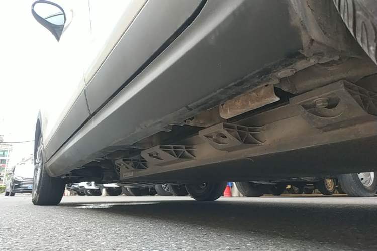 Used Leapmotor T03 2021 400 Lite Edition - Lithium-Ion Battery Left Side Sill