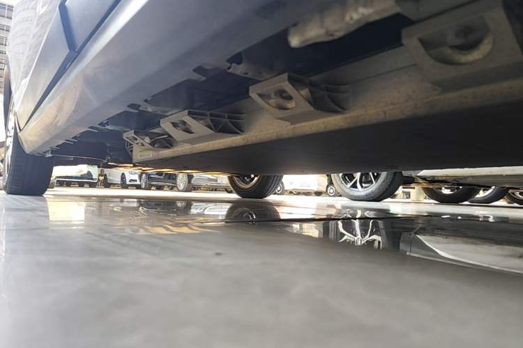 Used Leapmotor T03 2021 400 Lite Edition - Lithium-Ion Battery Left Side Sill